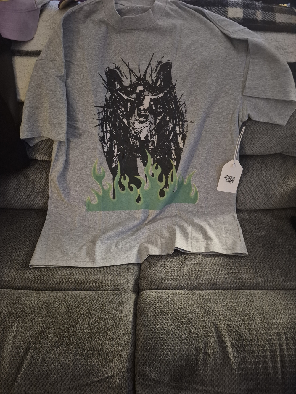 Rock & Republic Gray Tee with Black Graphic